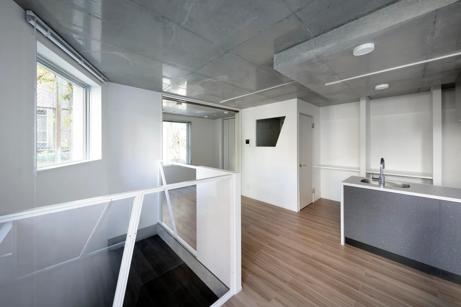 Shin Nakano Residence / Ryuichi Sasaki + Sasaki Architecture