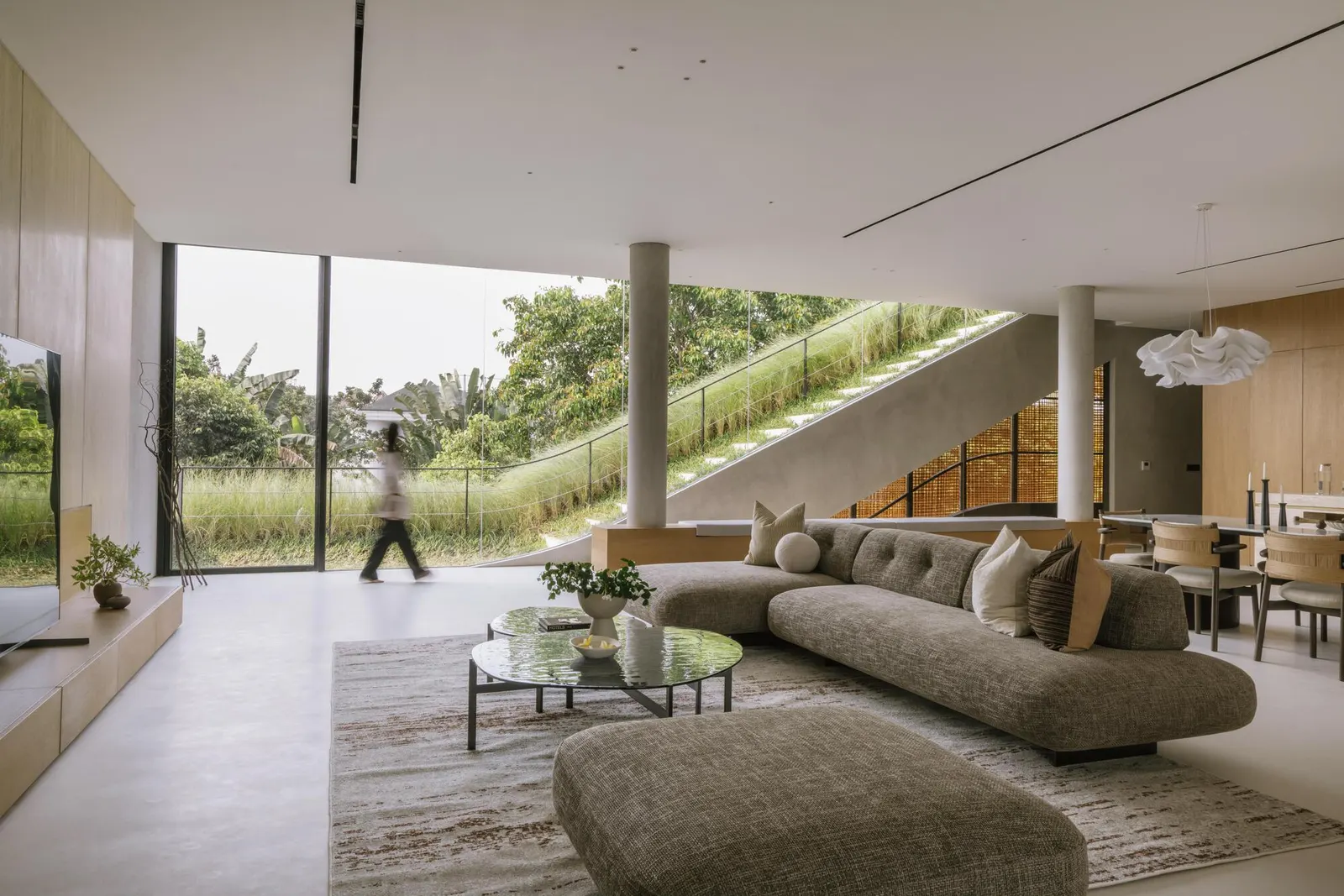 Split Mass Residence / K-Thengono Design Studio