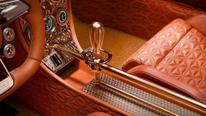 Spyker C8 Preliator XXV: quail green, rose gold и ручная механика как главная идея купе