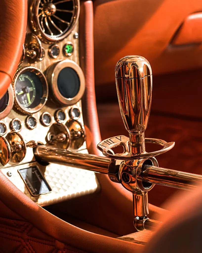 Spyker C8 Preliator XXV: quail green, rose gold и ручная механика как главная идея купе