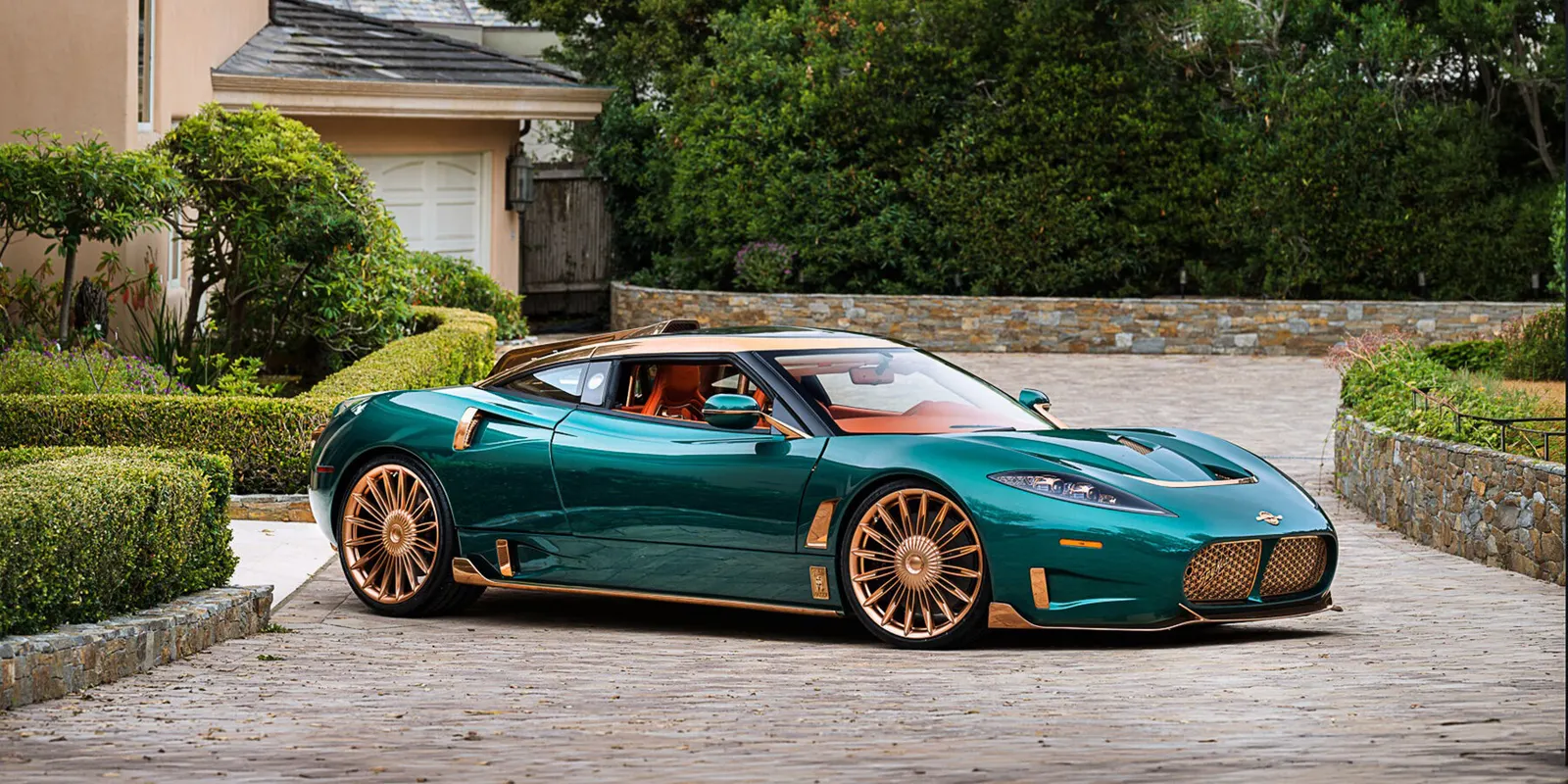 Spyker C8 Preliator XXV: quail green, rose gold и ручная механика как главная идея купе