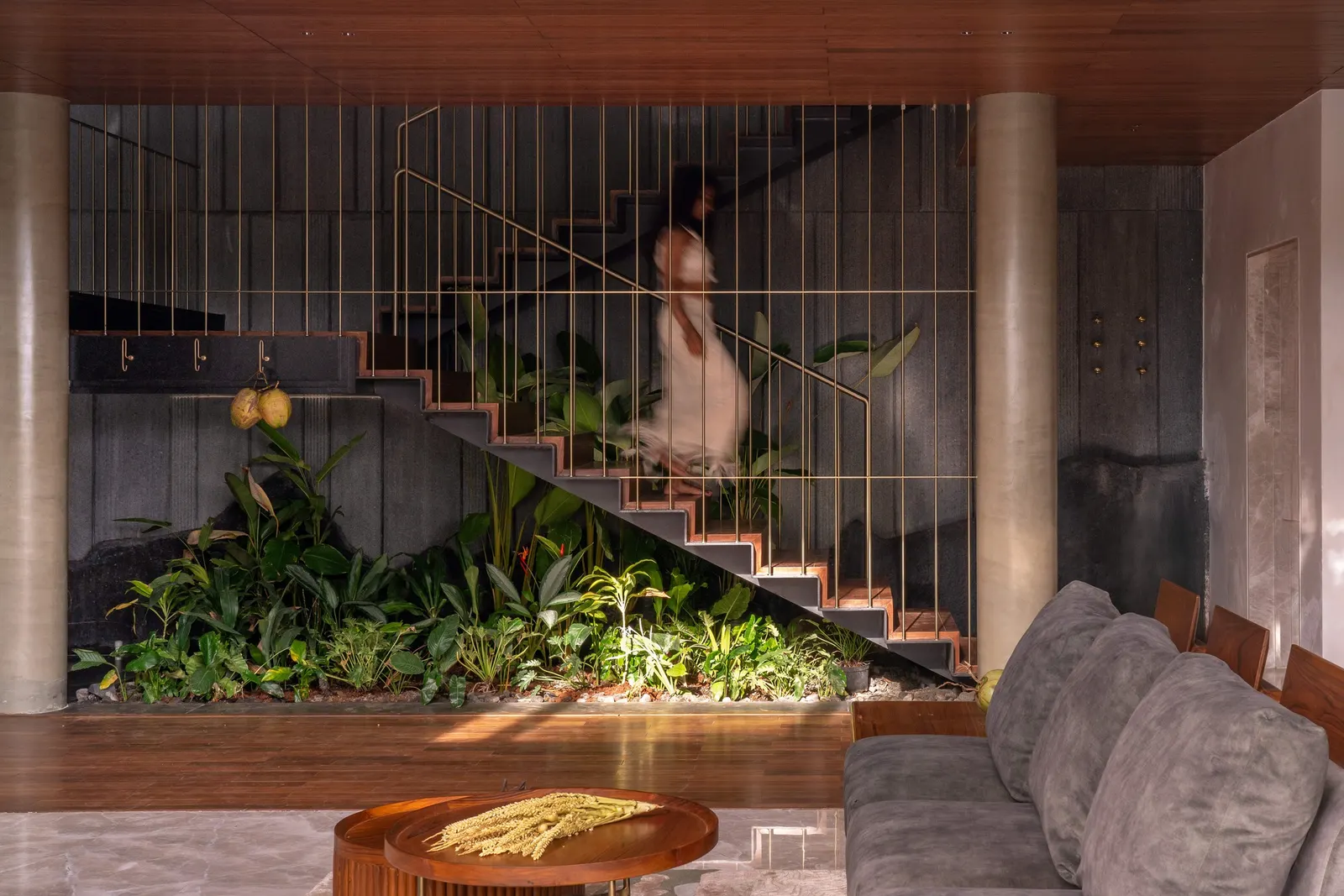 Western Valley House / STO.M.P