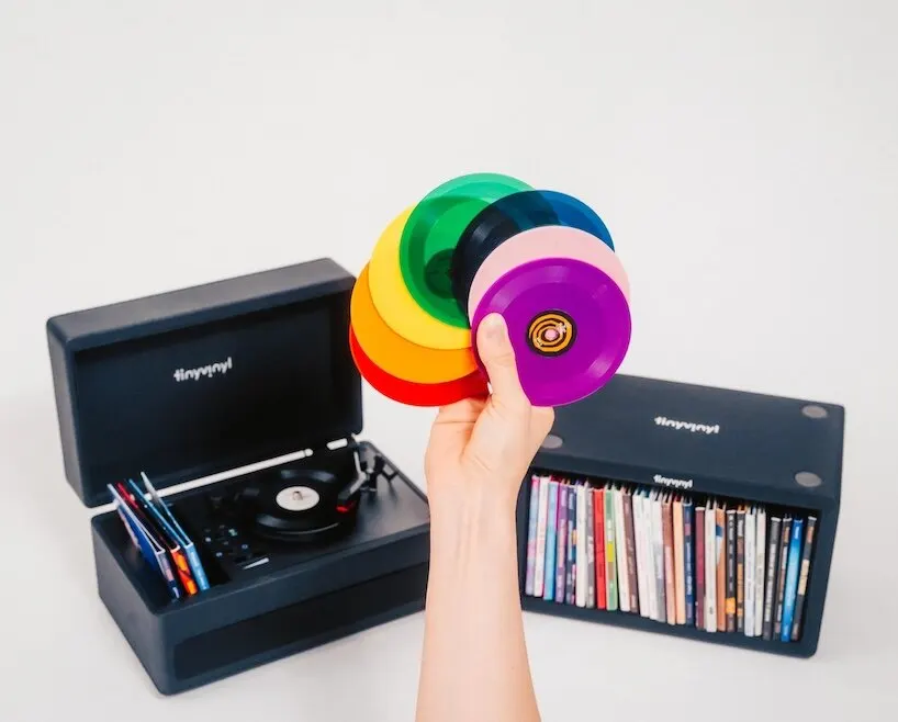 Tiny Vinyl представила миниатюрный проигрыватель для четырёхдюймовых пластинок