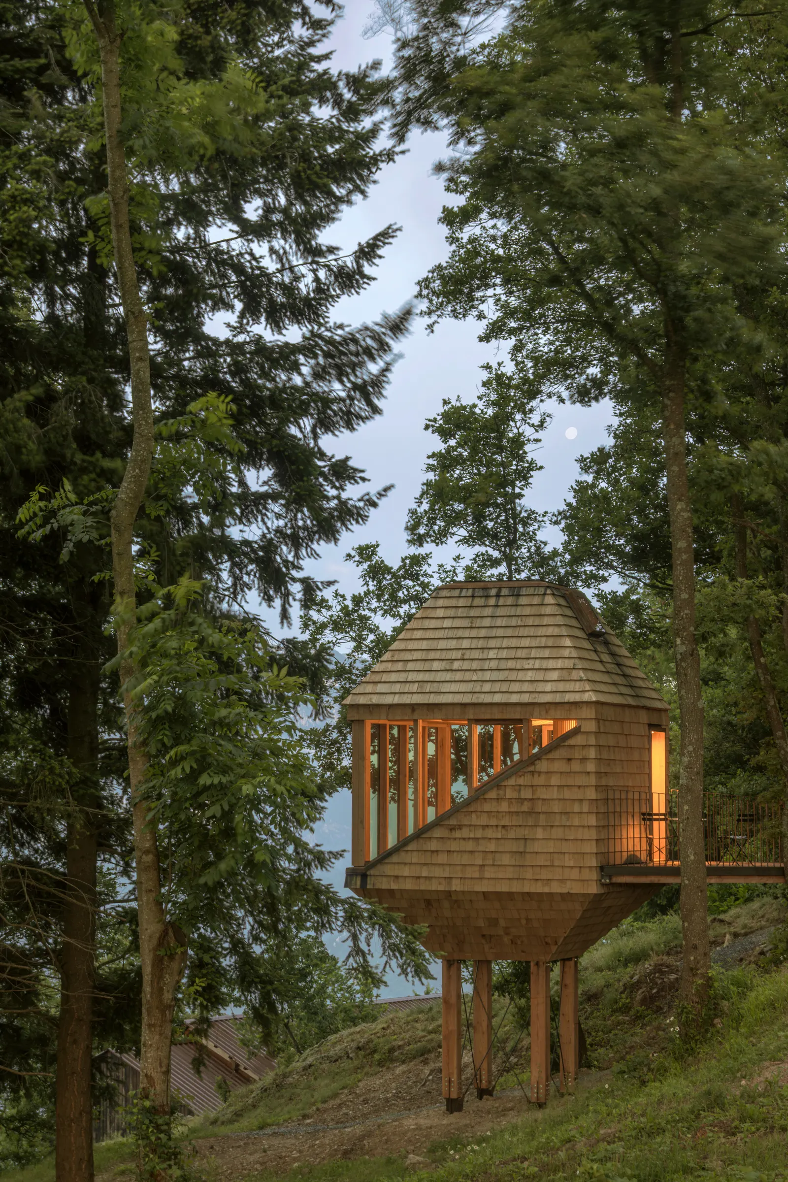 TreeBOX Cabin / Studio Officina82