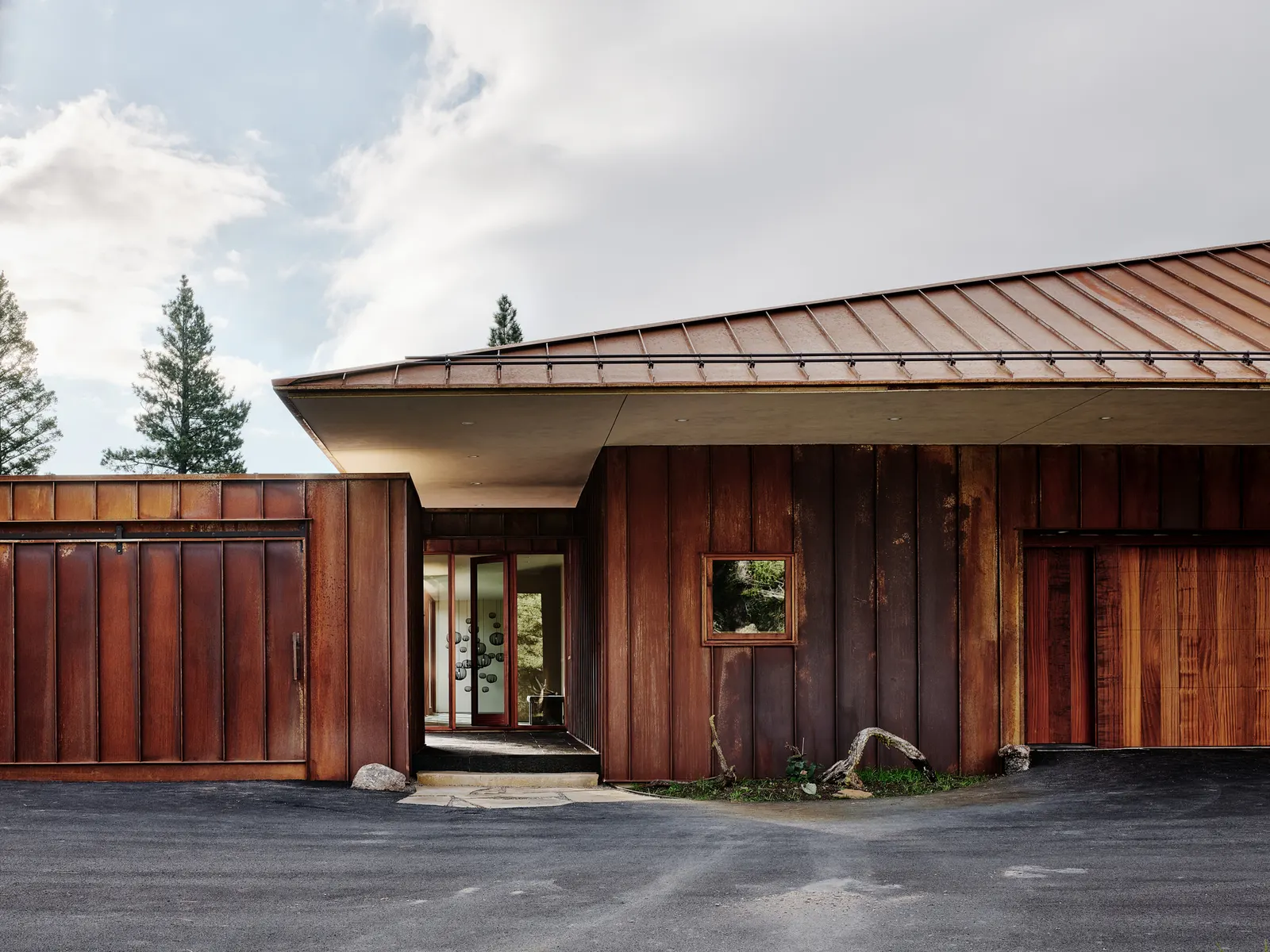 Four Roof House / TW Ryan Architecture