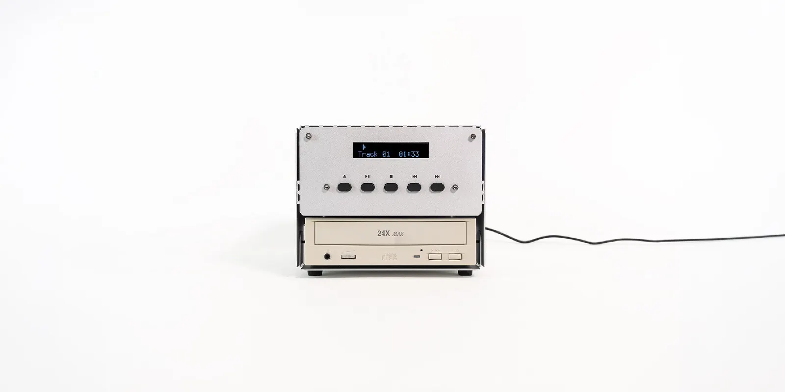 CD-ROM PLAYER 01: модульный алюминиевый CD-плеер, собранный из бывших компьютерных приводов