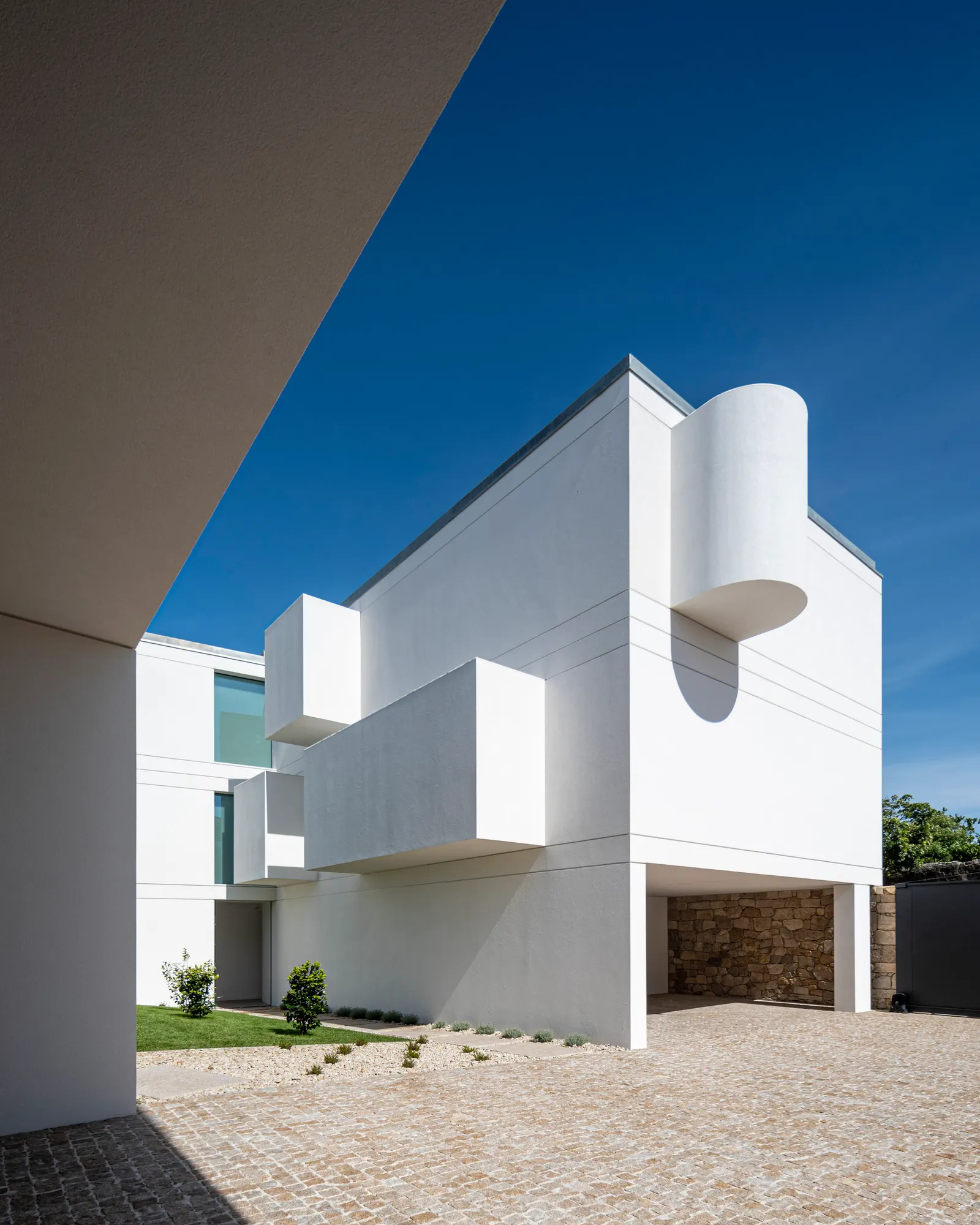 Коллективное жилье в Вила-ду-Конде / Raulino Silva Arquitecto