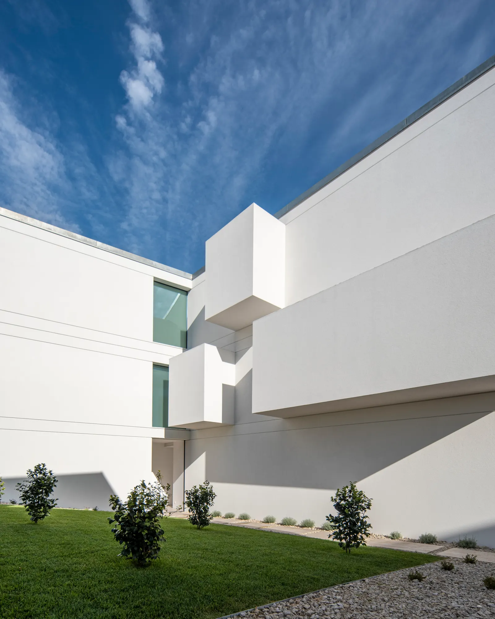 Коллективное жилье в Вила-ду-Конде / Raulino Silva Arquitecto