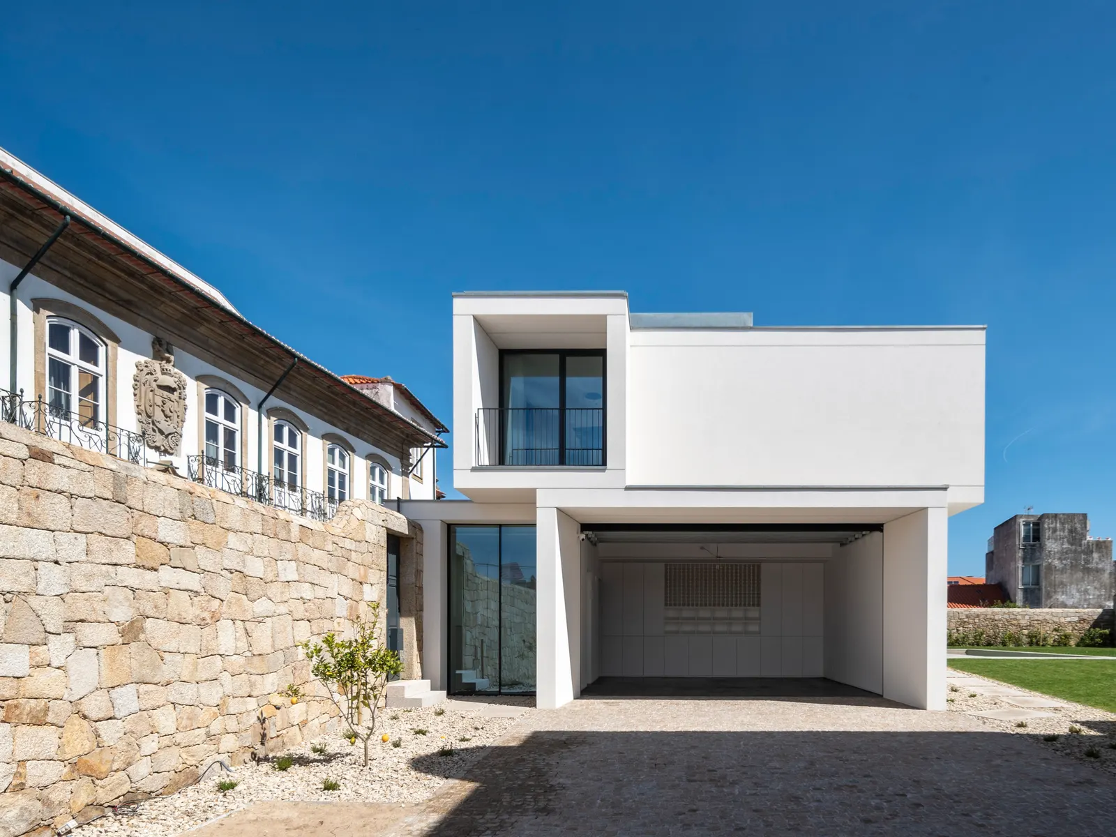 Коллективное жилье в Вила-ду-Конде / Raulino Silva Arquitecto