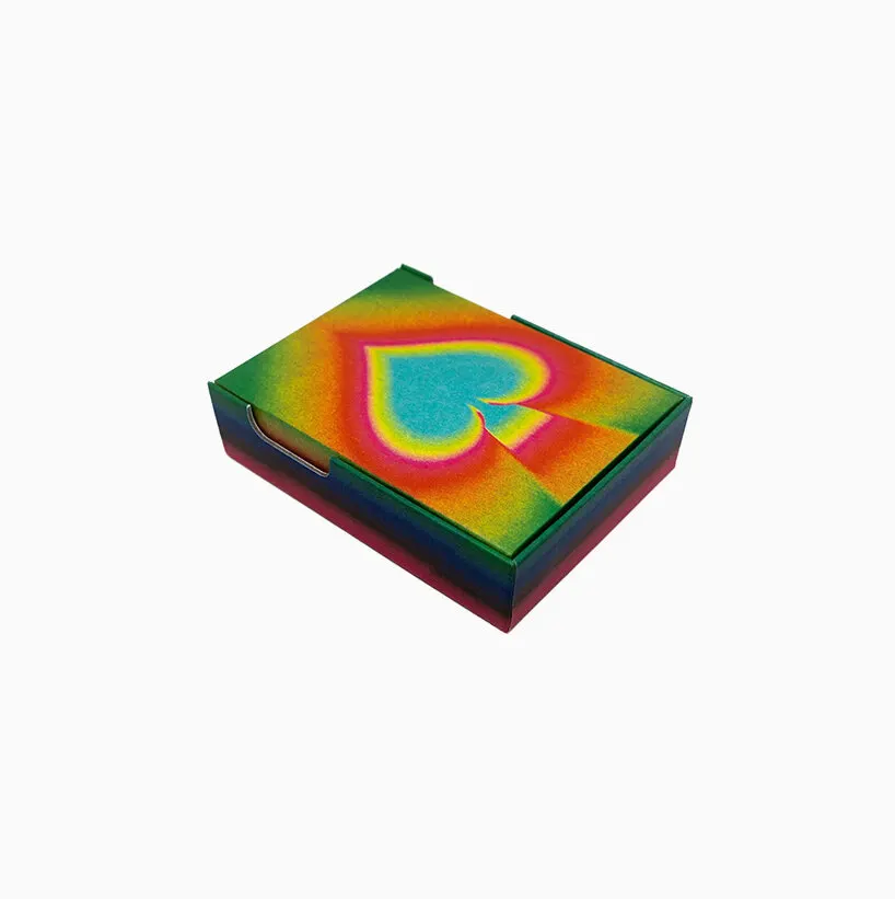 Color Index: колода карт Julia Schimautz превращает последовательность цветов и форм в аналоговую анимацию