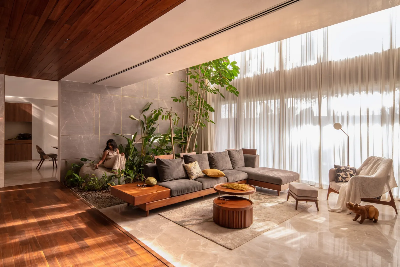 Western Valley House / STO.M.P