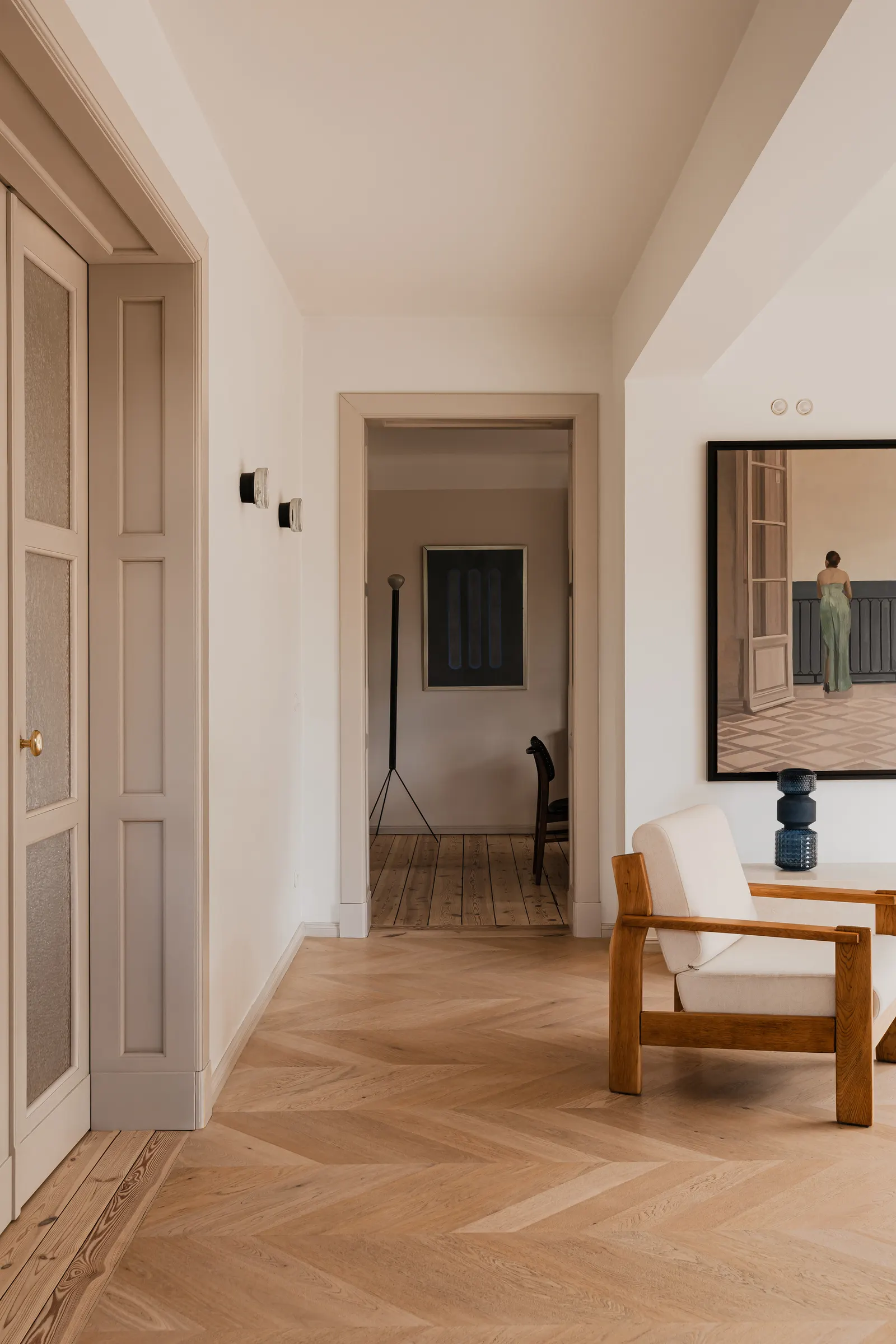 Modernist Harmony in a Historic Villa / LBWA