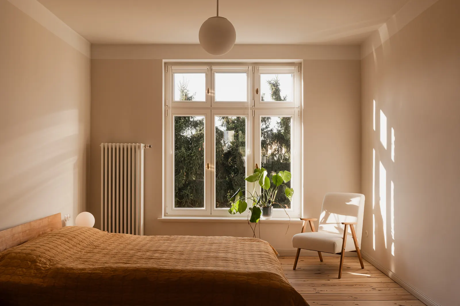Modernist Harmony in a Historic Villa / LBWA