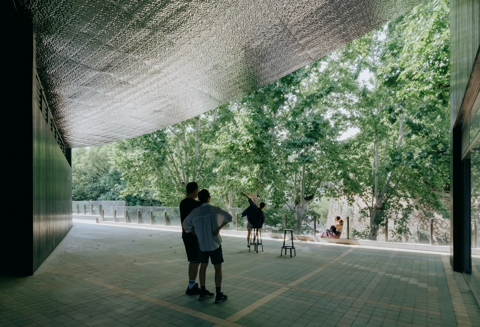 Театр Liaoyuan в Моганьшане / INCLS (One Design)