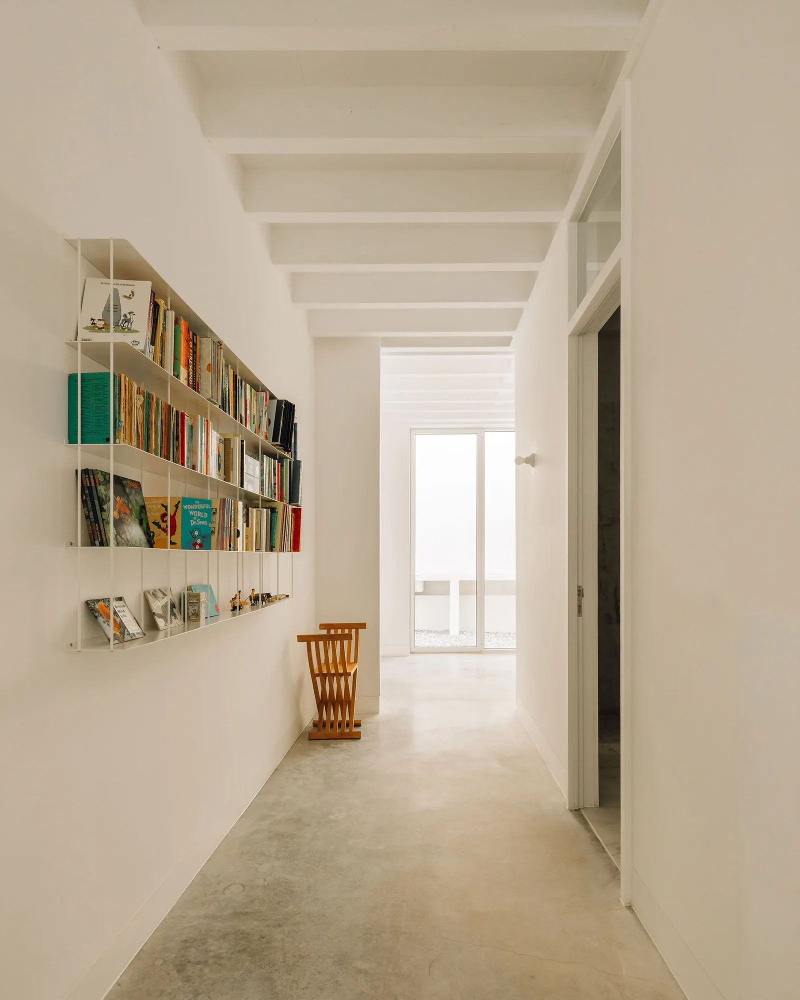 Дом в Камполиде: переосмысление «Barracão» от José Adrião Arquitetos