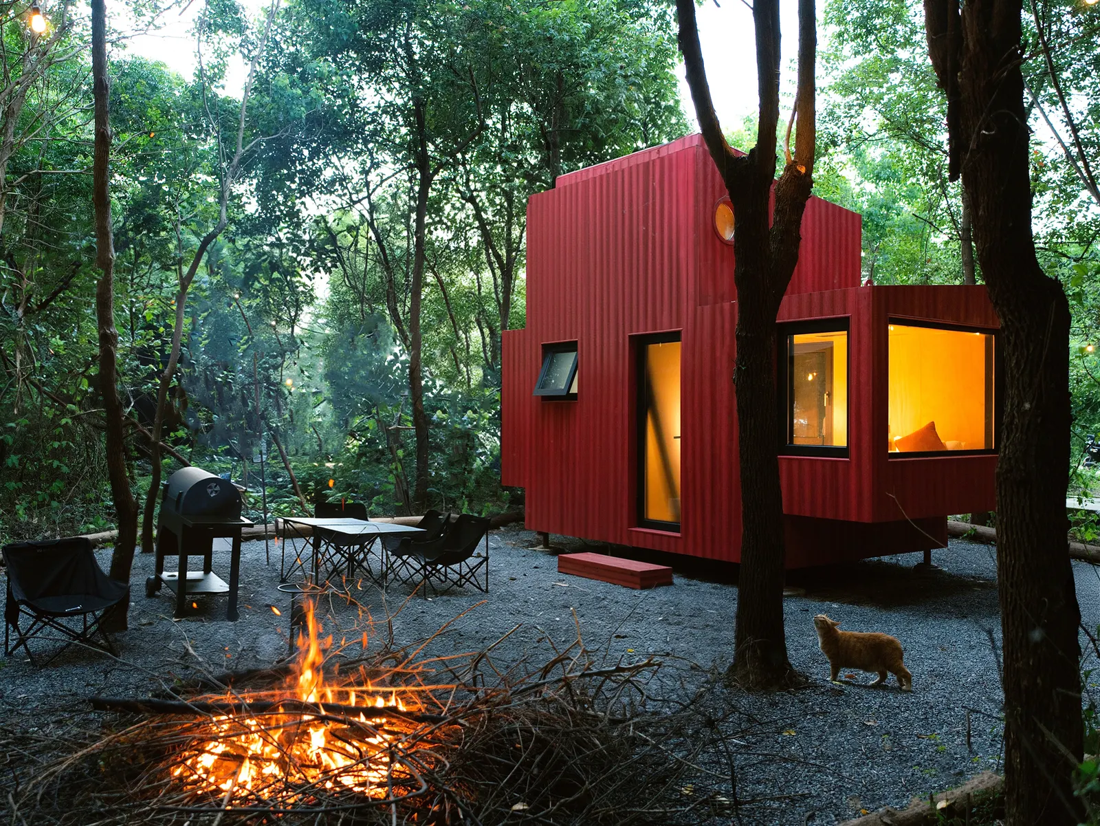 Red Submarine Cabin / Wiki World
