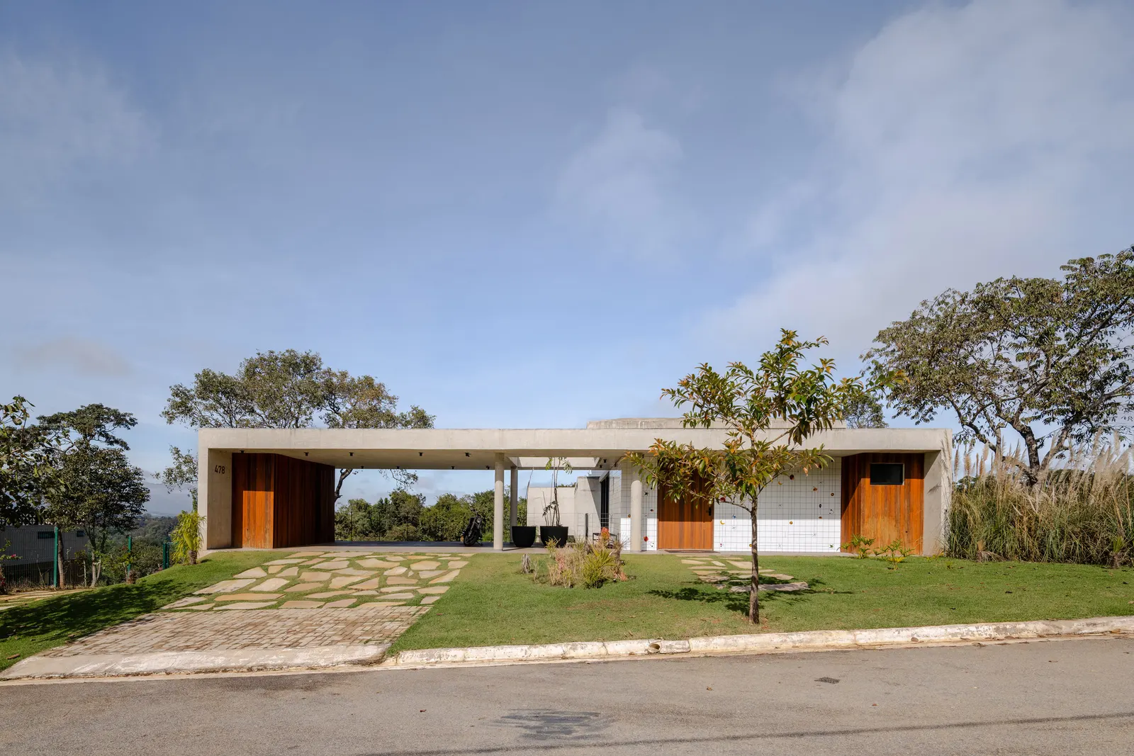 Eco House / Mateus Castilho Arquitetura