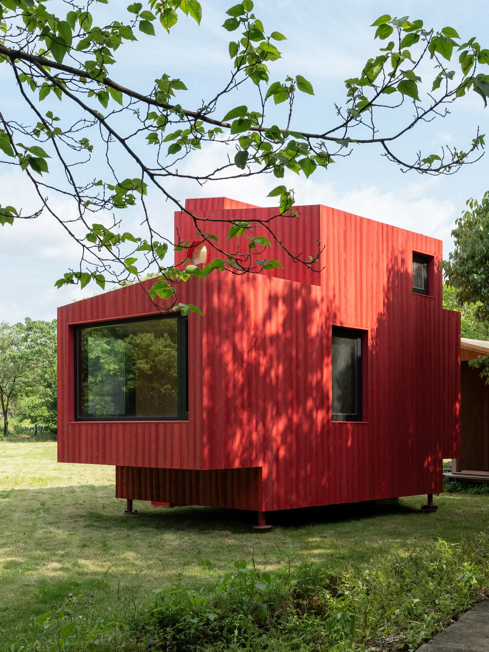 Red Submarine Cabin / Wiki World