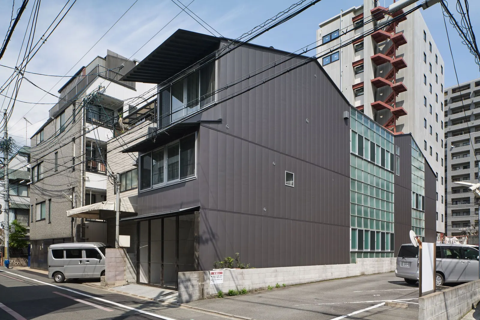 Дом и студия в Киото: компактное решение для керамистов от Tato Architects