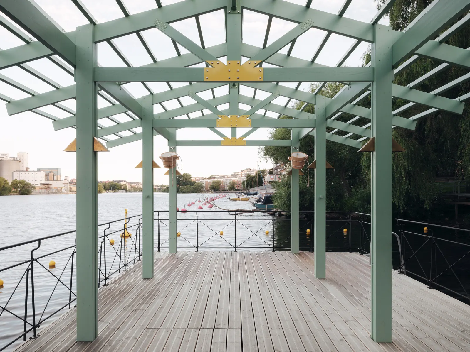 Floating Sauna / DinellJohansson