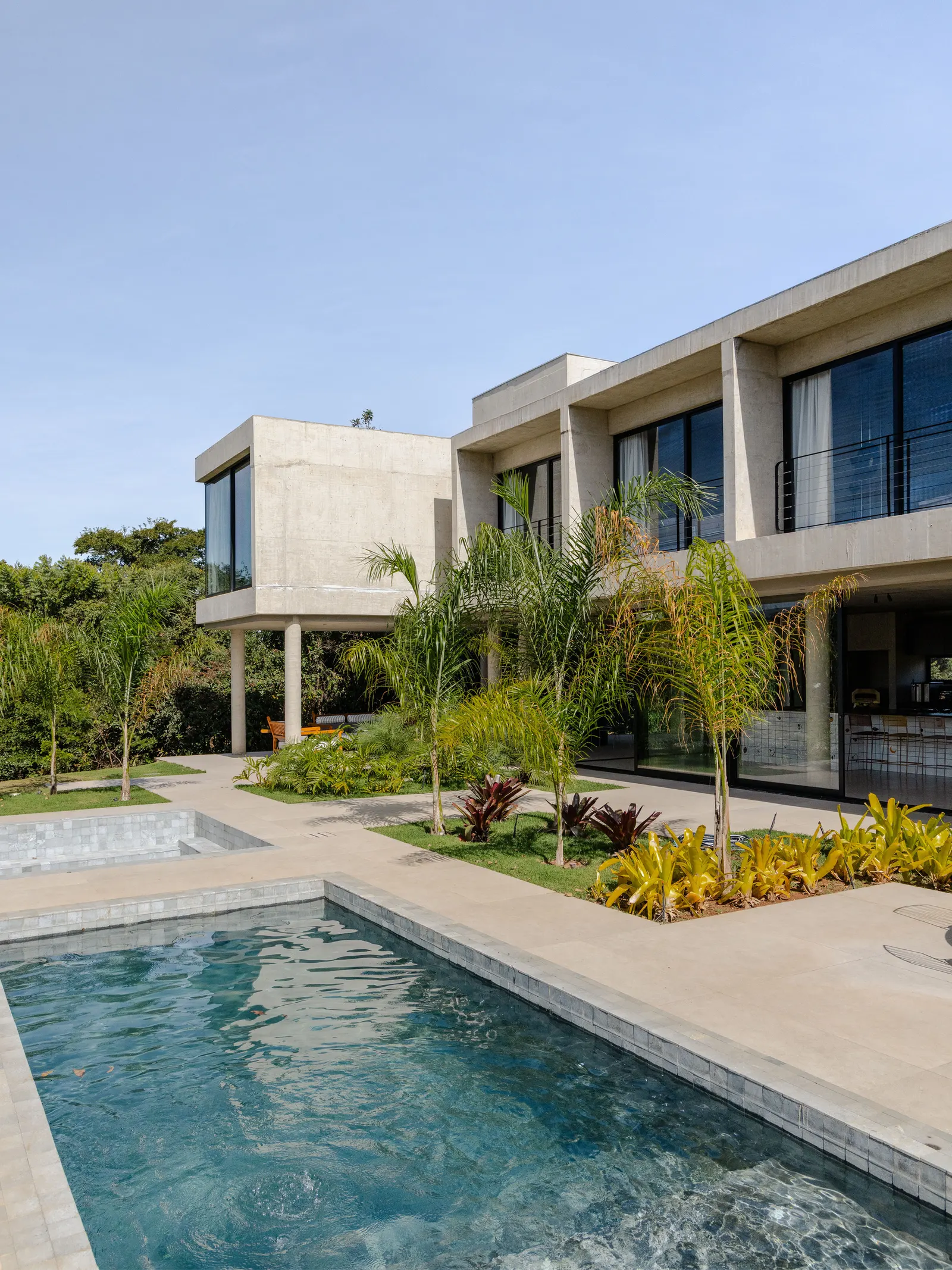 Eco House / Mateus Castilho Arquitetura