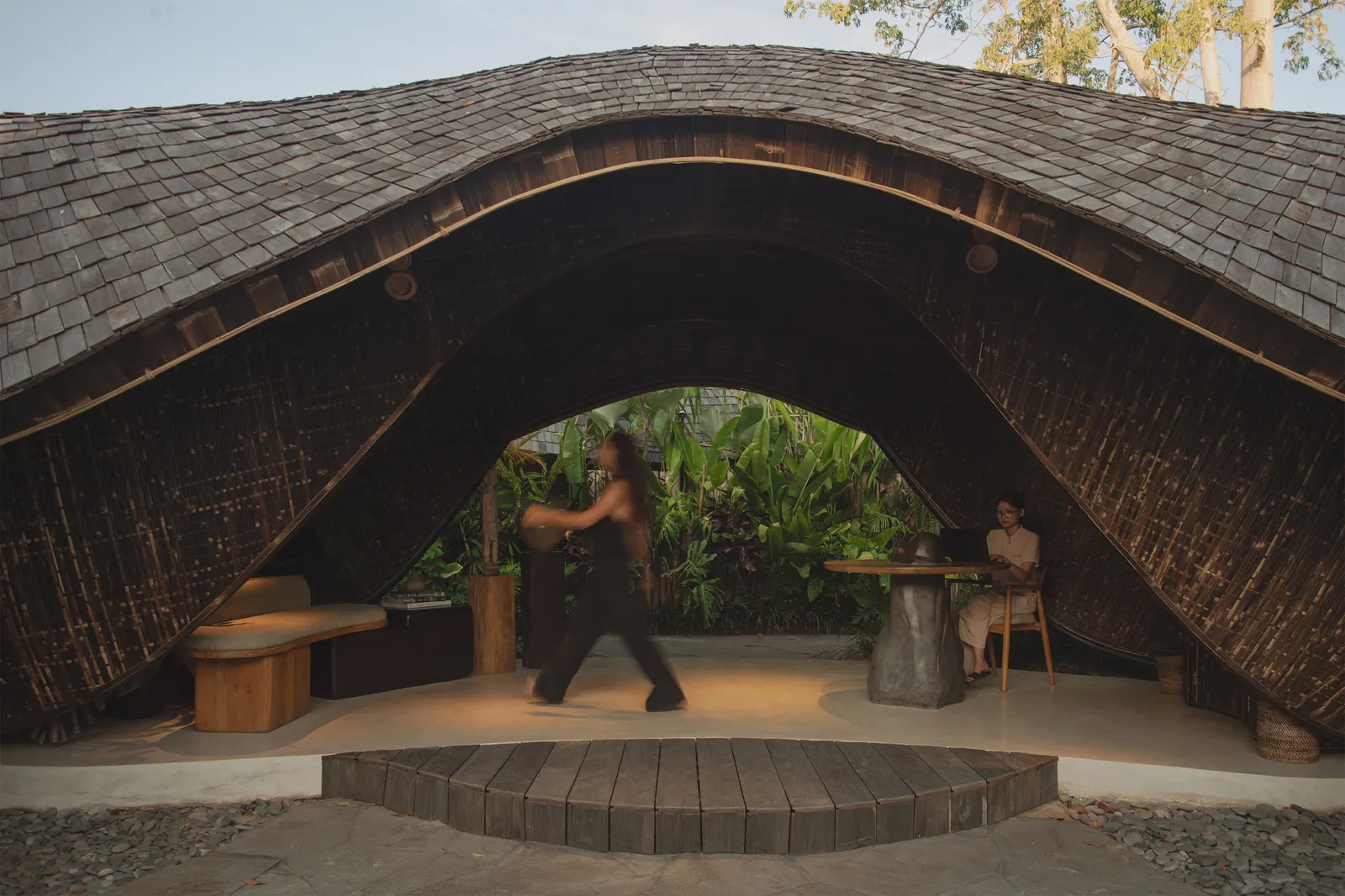 Kaymana Wave Reception / Pablo Luna Studio
