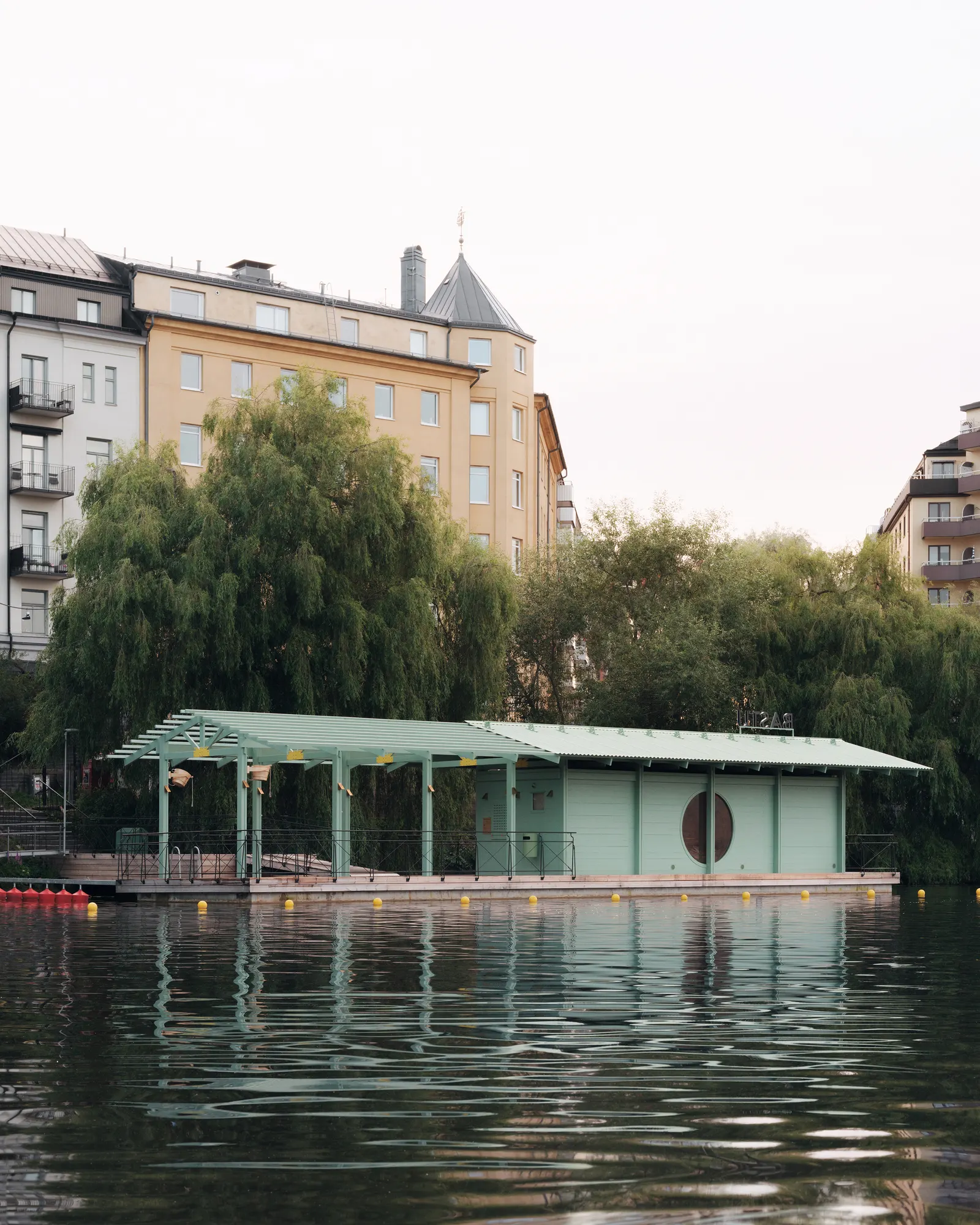 Floating Sauna / DinellJohansson