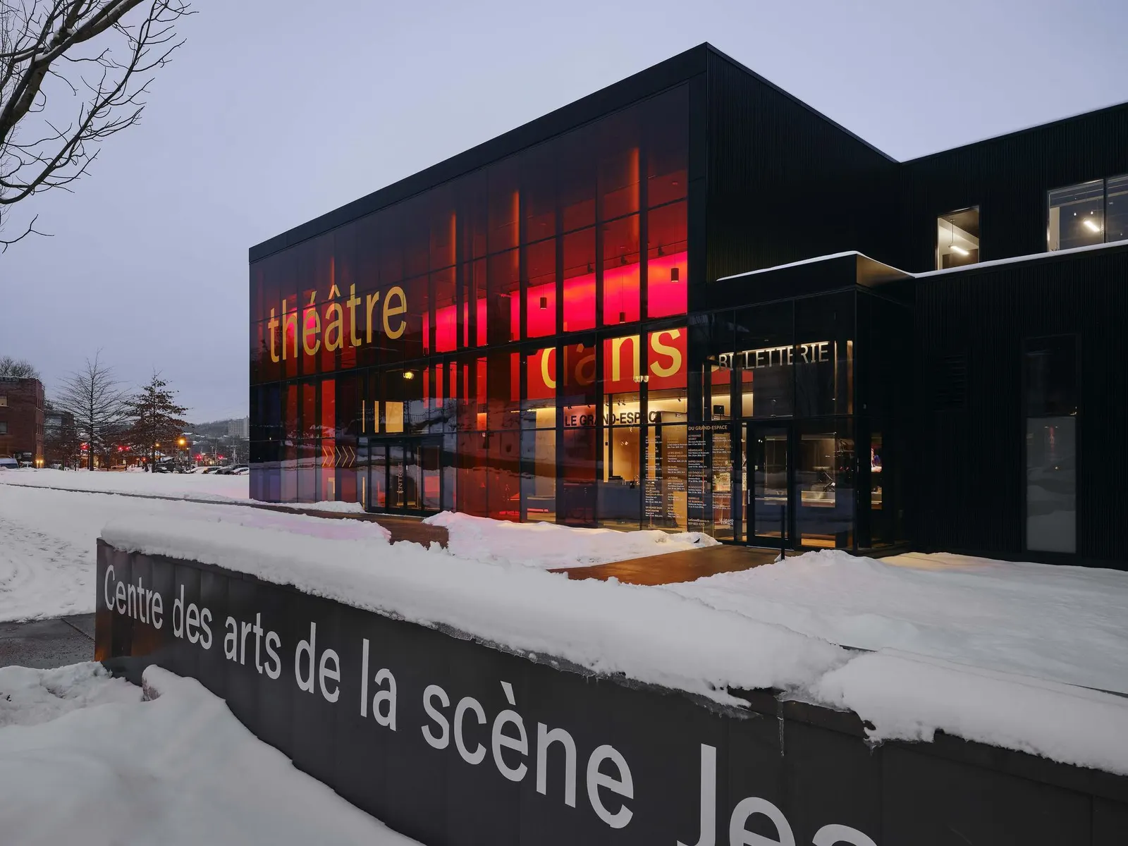 Le Grand-Espace в Шербруке: новая культурная площадка от Atelier Paul Laurendeau и NEUF architect(e)s