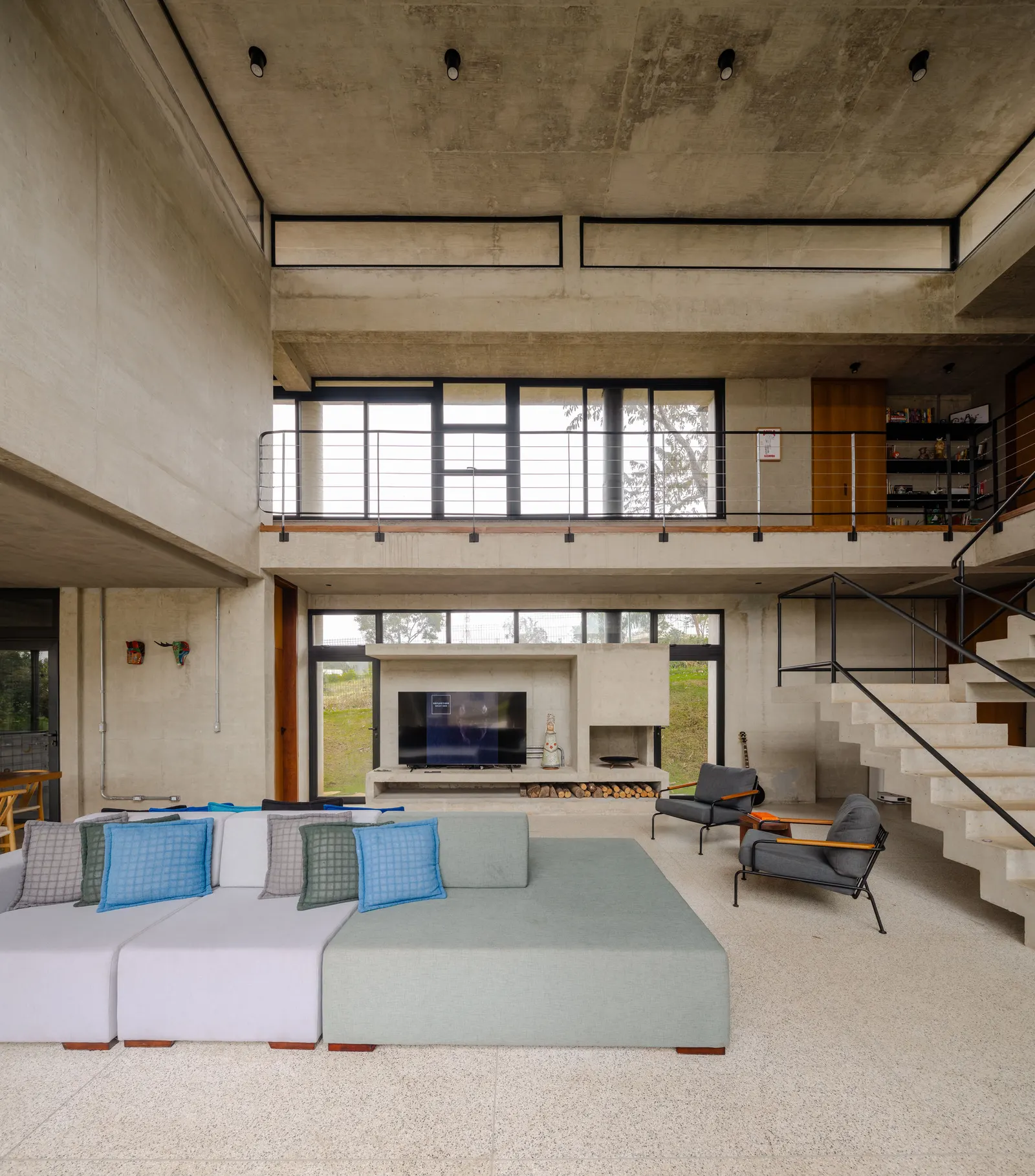 Eco House / Mateus Castilho Arquitetura
