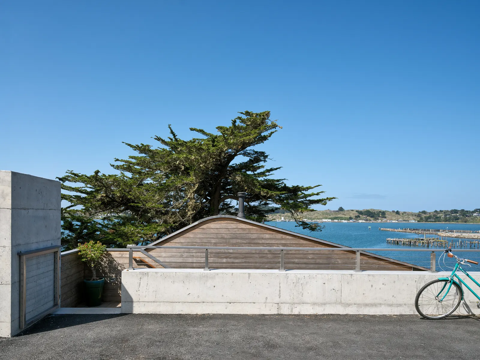 Mr. Fool Moves a Mountain / Schwartz and Architecture