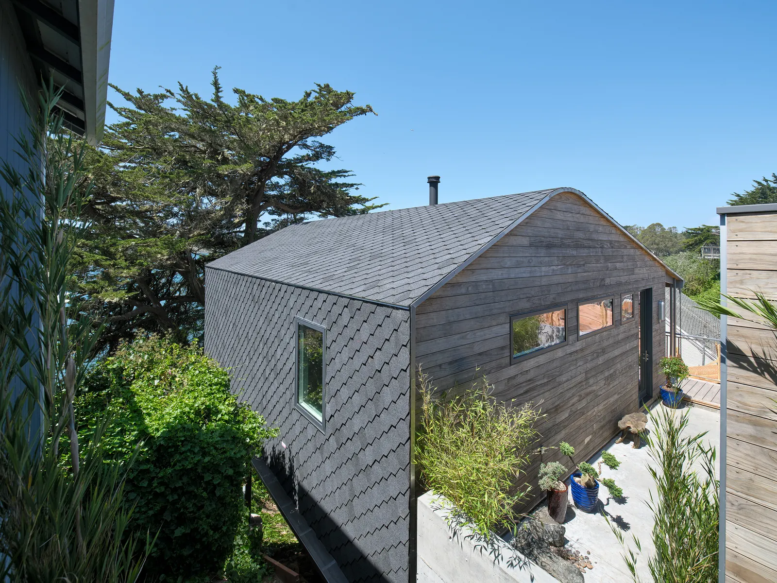 Mr. Fool Moves a Mountain / Schwartz and Architecture