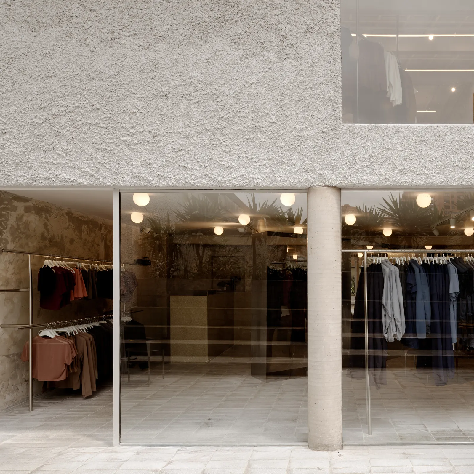Store With A Gap / Studio Cadena