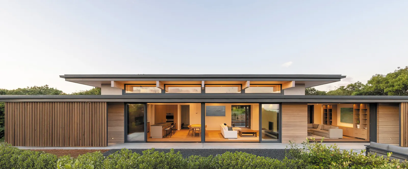 Veil House / Turkel Design: дом, выстроенный на тонкой связи с лесом и побережьем