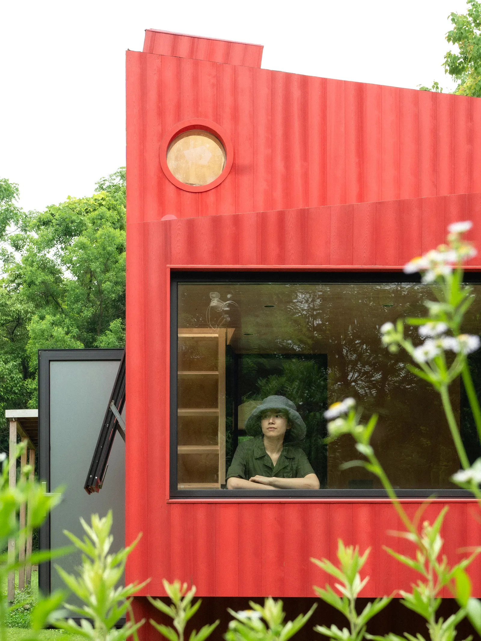 Red Submarine Cabin / Wiki World