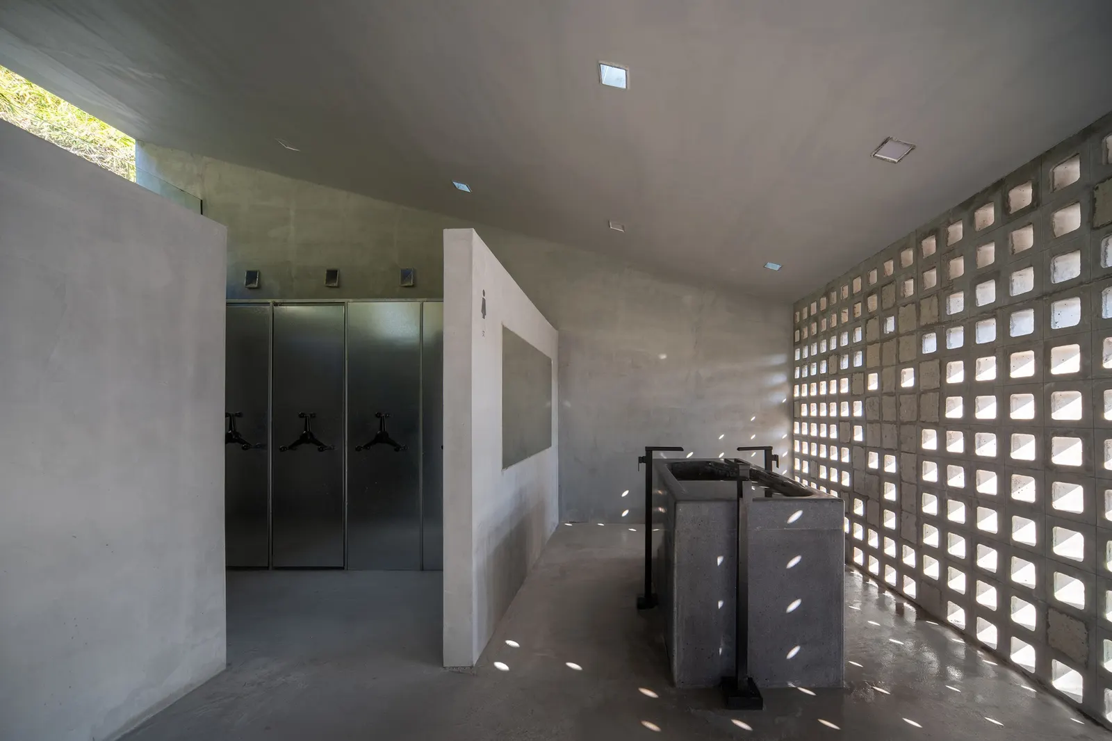 iLOOminate Public Toilet / Studio 10 — обновление общественного туалета в деревне Чжунсинь