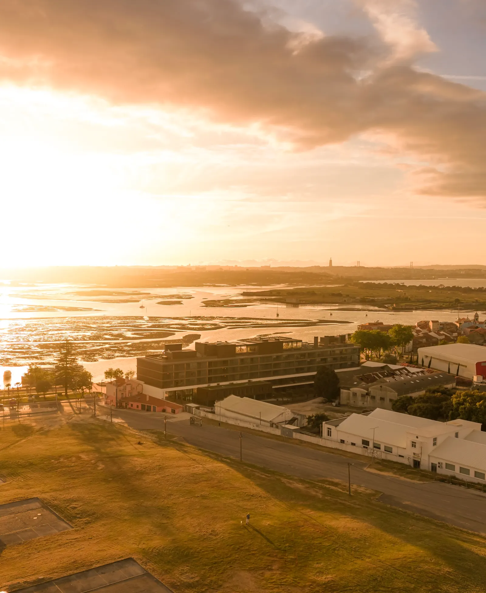 Upon Harbor / tip architects