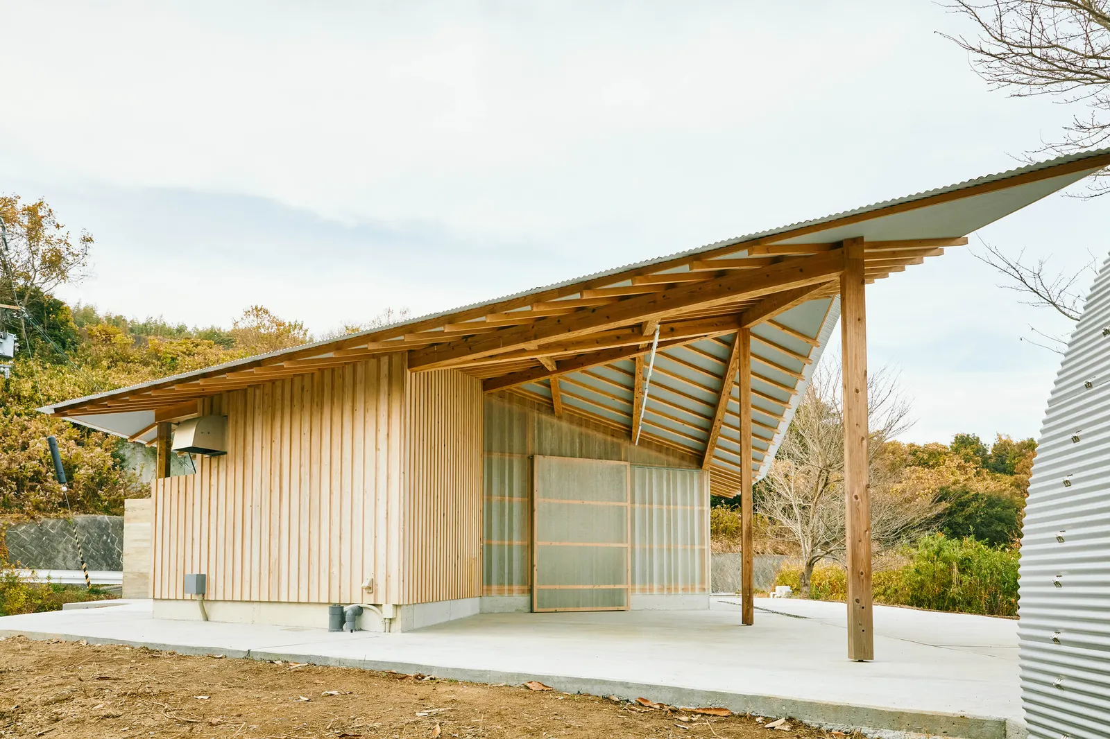 Tsukumo Kiln Ceramic Studio / Dept.EPT. — керамическая мастерская в сельском ландшафте Кобе