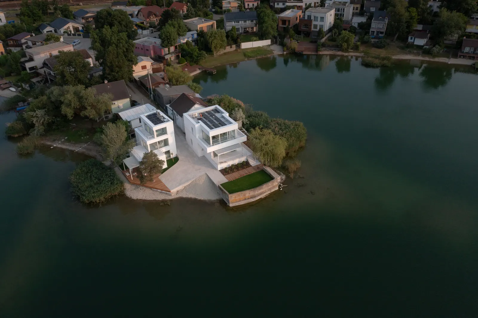 Cabins at the Tip, Sunny Lakes, Senec / ER Atelier