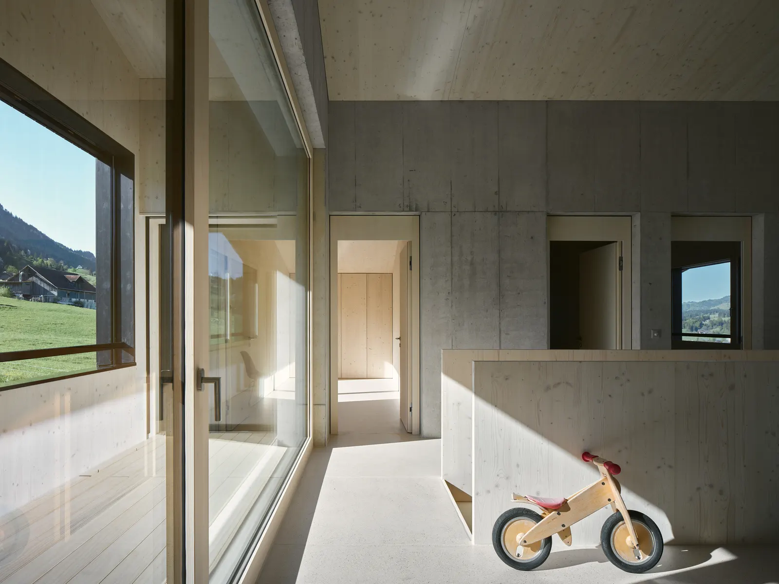Дом на бетонных стенах в Шюпфхайме / dolmus Architekten