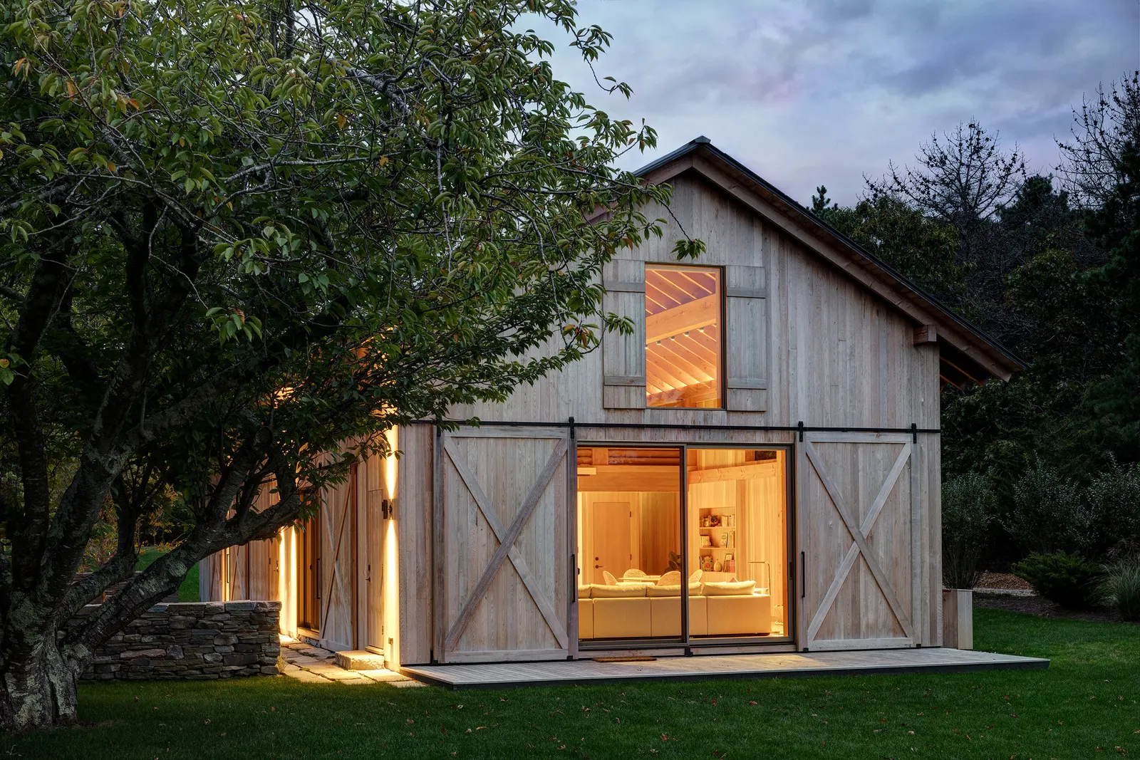 High Bluff House / Mapos: дом на песчаных утёсах над Peconic Bay