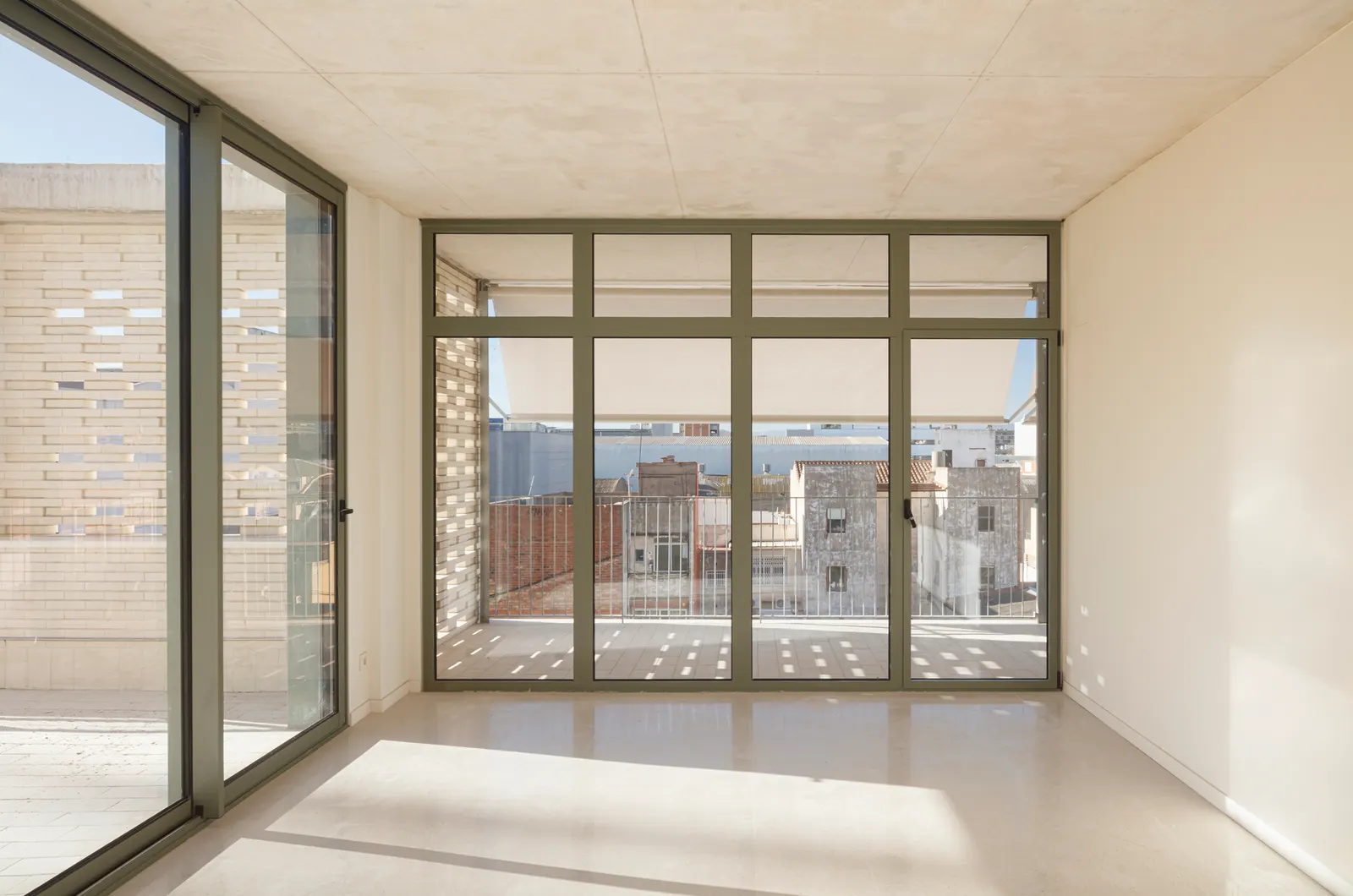 37 жилых домов в Л’Оспиталет-де-Льобрегат / b720 Fermín Vázquez Arquitectos