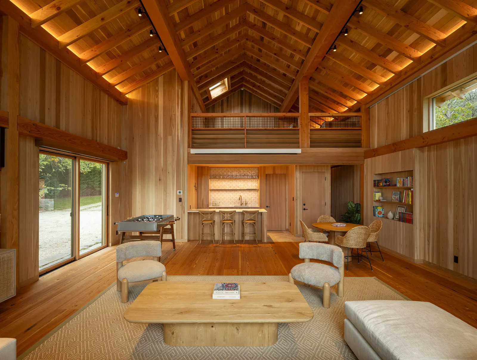 High Bluff House / Mapos: дом на песчаных утёсах над Peconic Bay