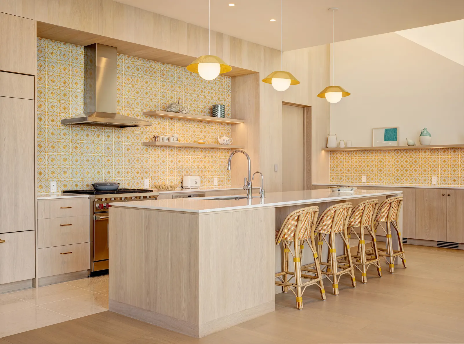 High Bluff House / Mapos: дом на песчаных утёсах над Peconic Bay