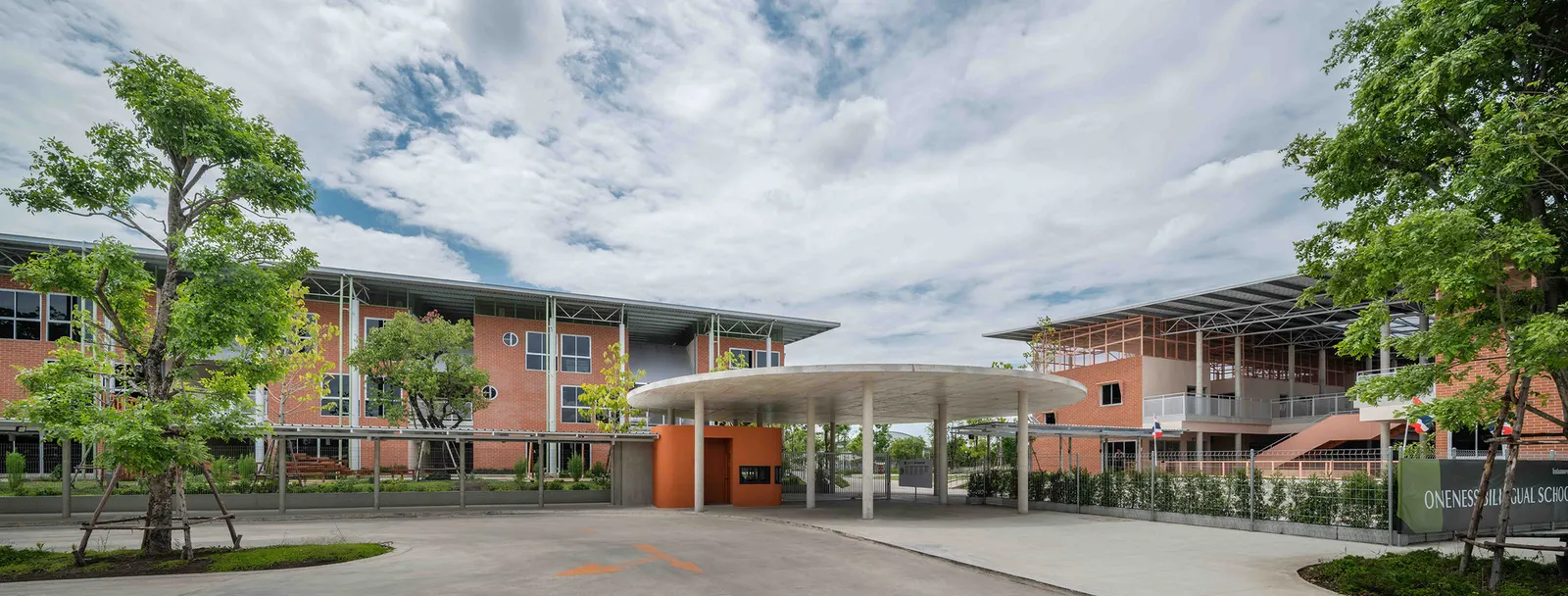 Oneness School Nonthaburi / Imaginary Objects