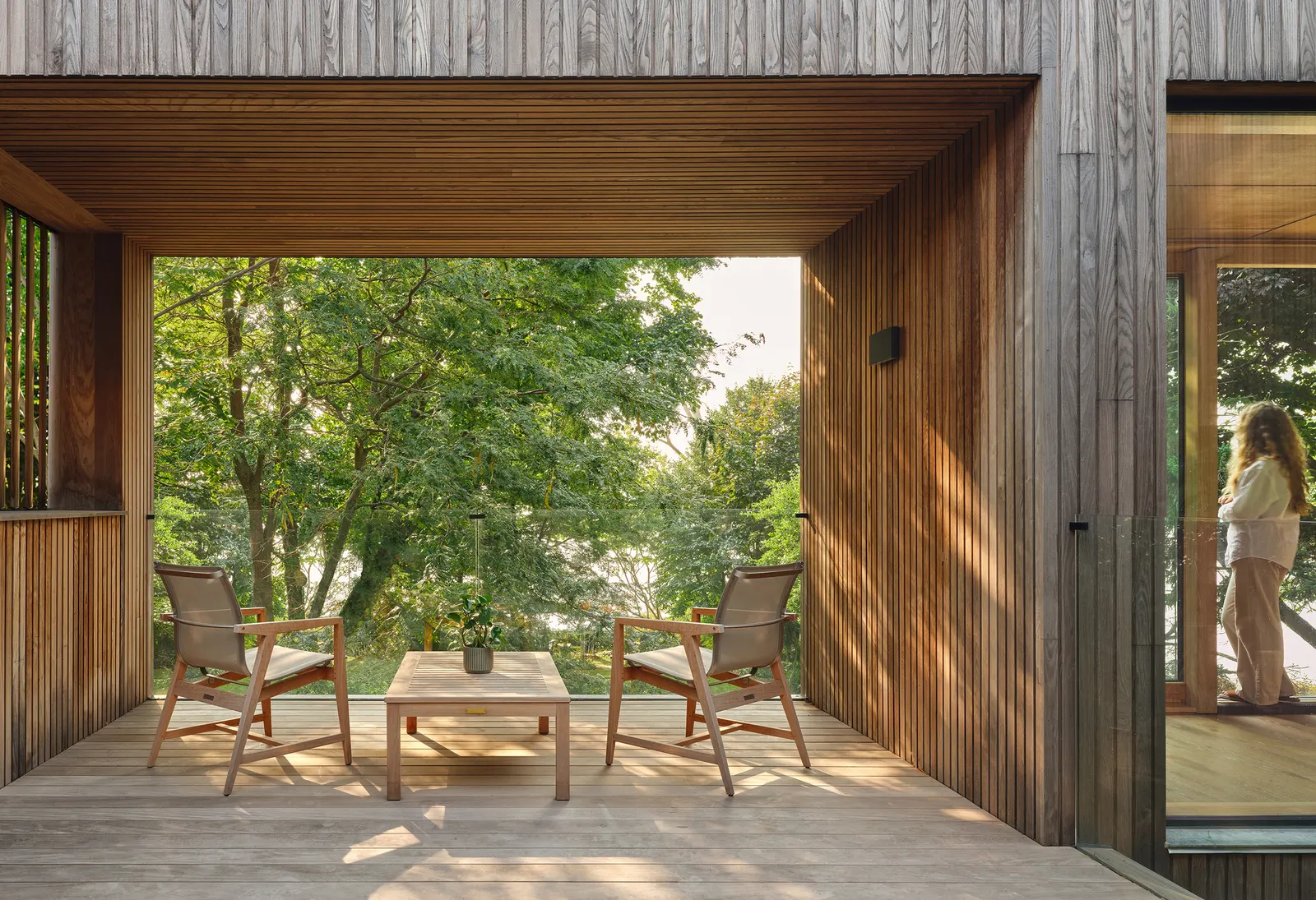 House of Monitors / Williamson Williamson
