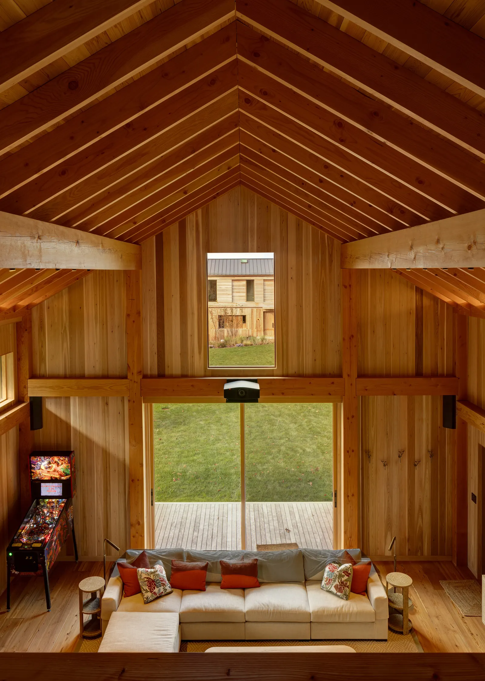 High Bluff House / Mapos: дом на песчаных утёсах над Peconic Bay