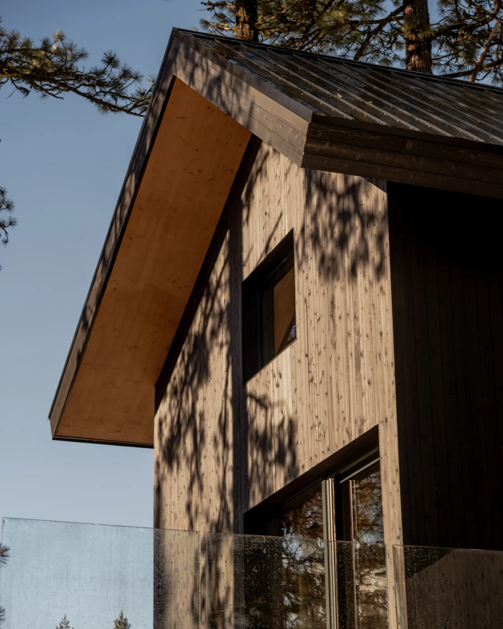 The Overlook House / Migration Studios
