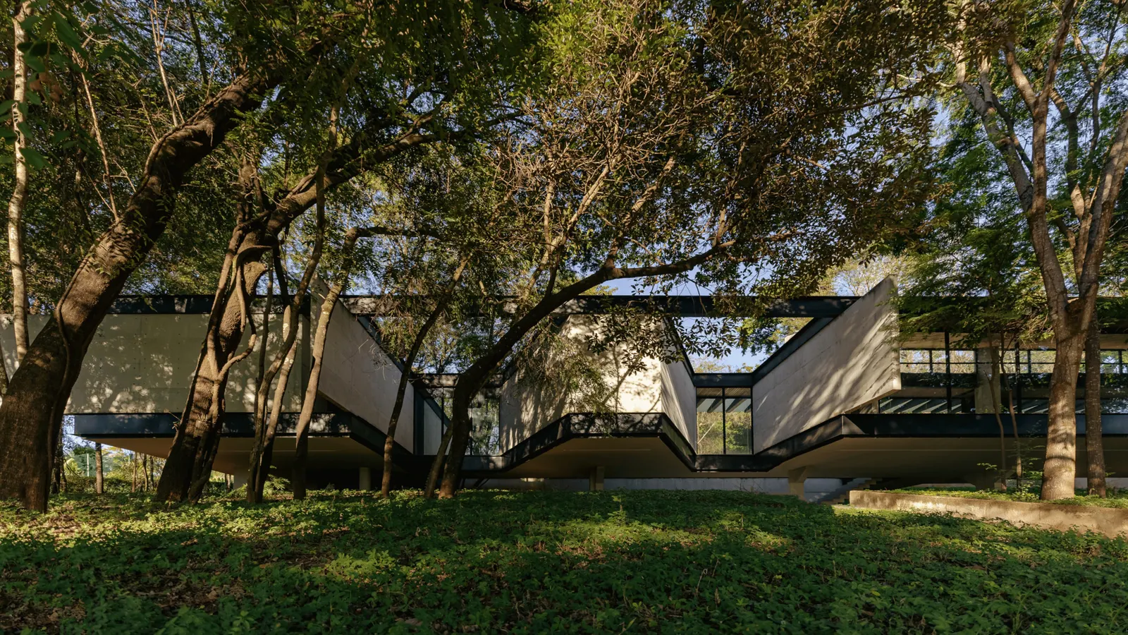 Adentro House / TETRO Arquitetura