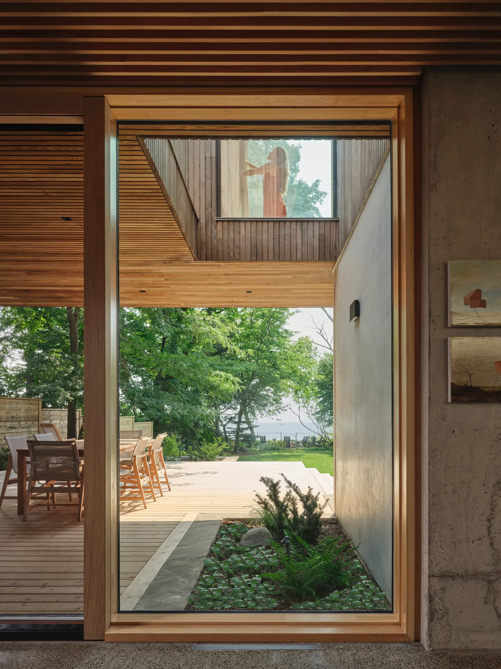 House of Monitors / Williamson Williamson