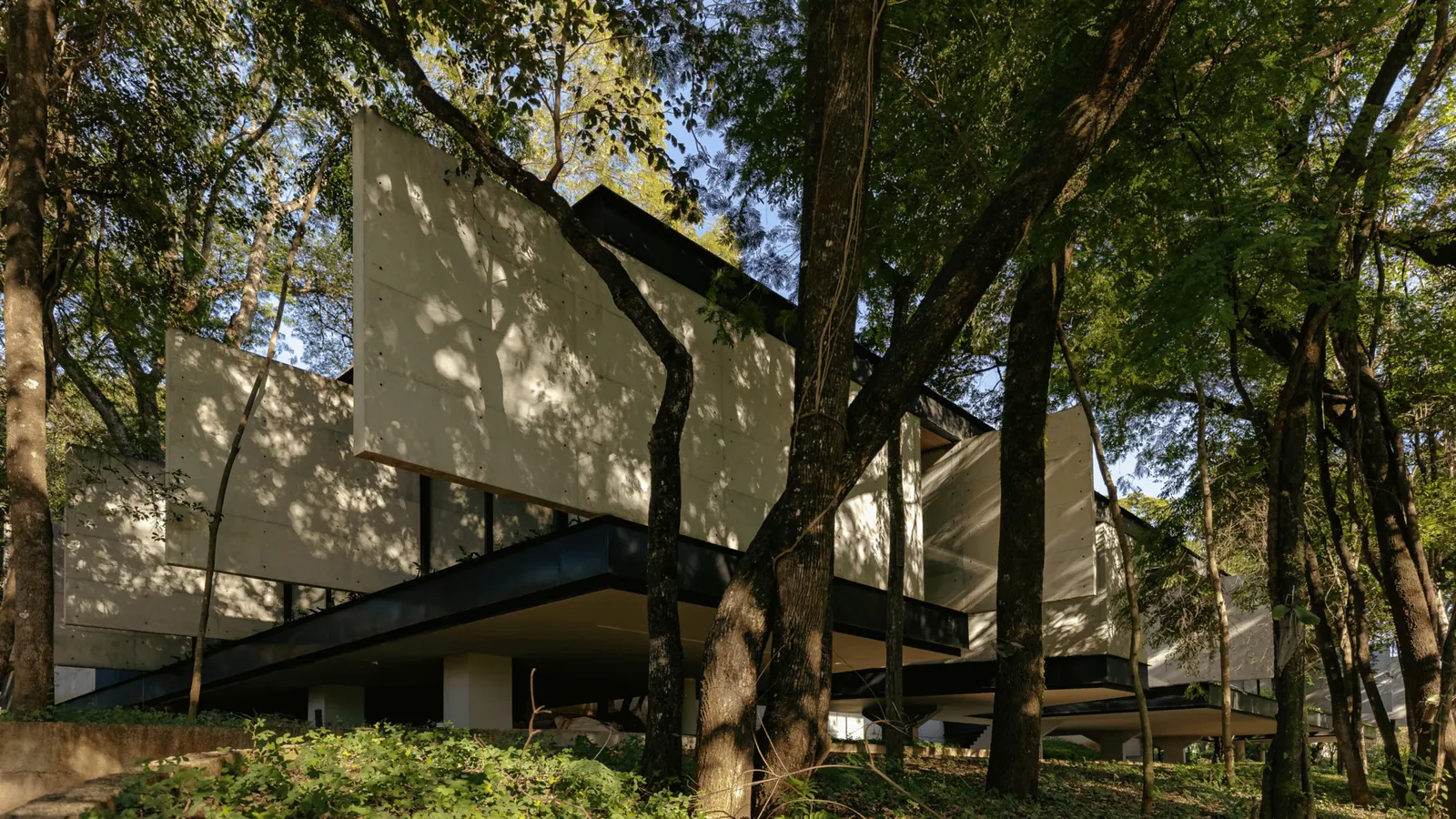 Adentro House / TETRO Arquitetura